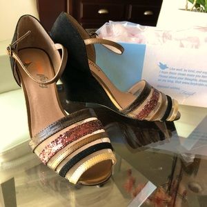 Farylrobin Wedge Heel Suede shoe